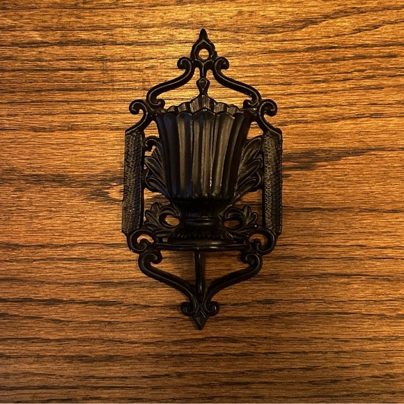 Antique Match Safe Cast Iron Urn Matchstick Holder. Wall Mount. Jan 15 1867 - Picture 2 of 5